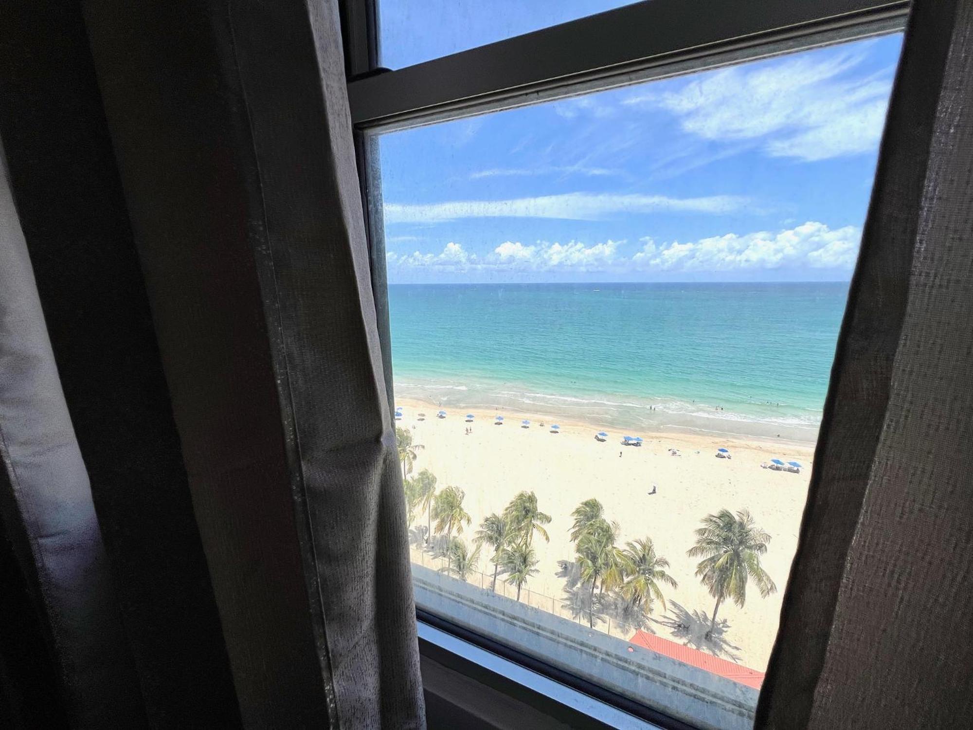 Appartamento Gorgeous Ocean View 1Br W/Beach Acess & Pool San Juan Esterno foto