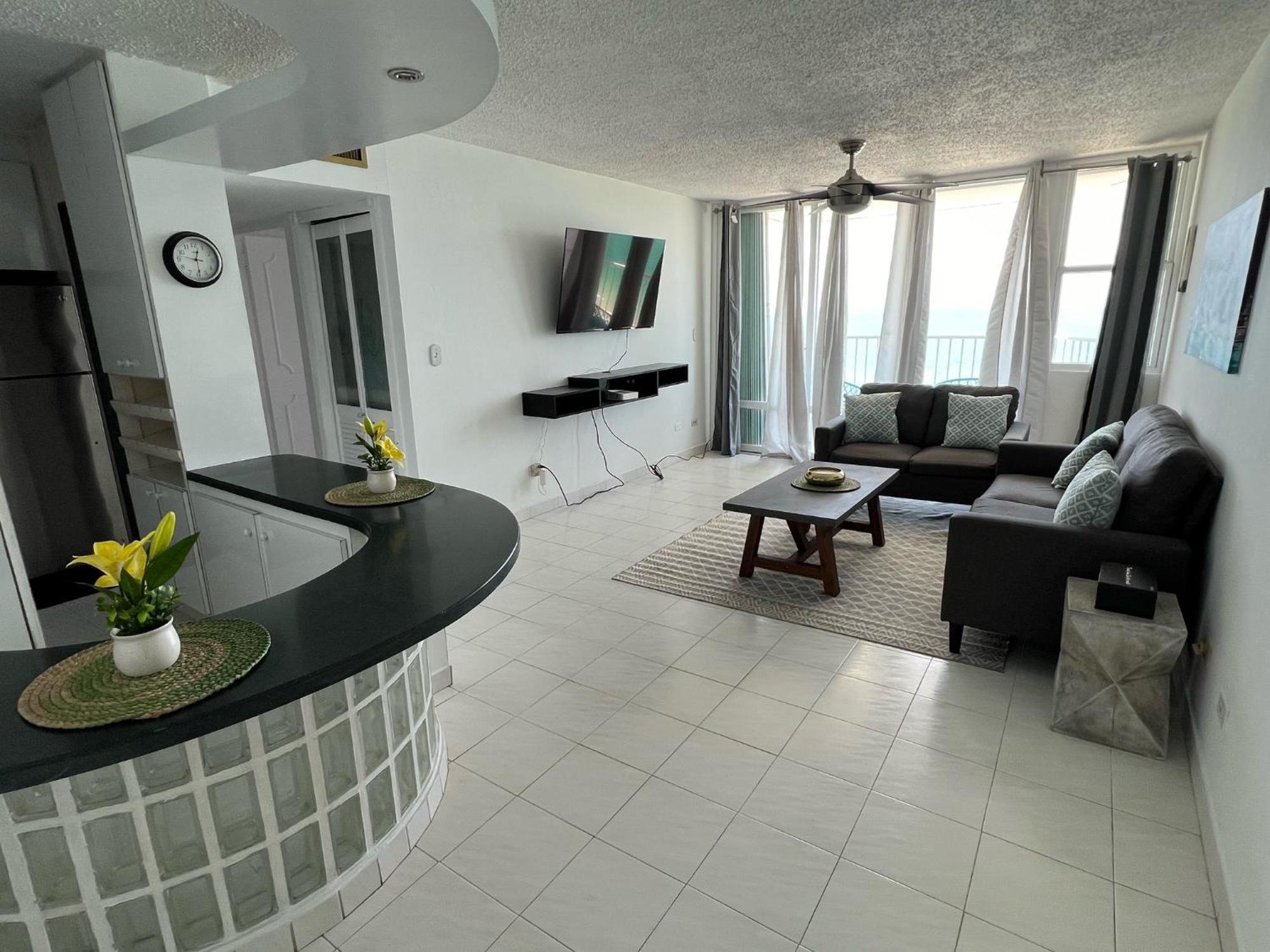 Appartamento Gorgeous Ocean View 1Br W/Beach Acess & Pool San Juan Esterno foto